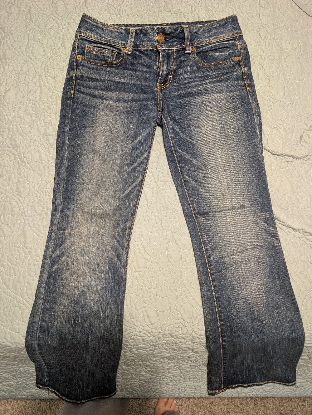 American Eagle Kick Boot Super Stretch Short - Size 4
